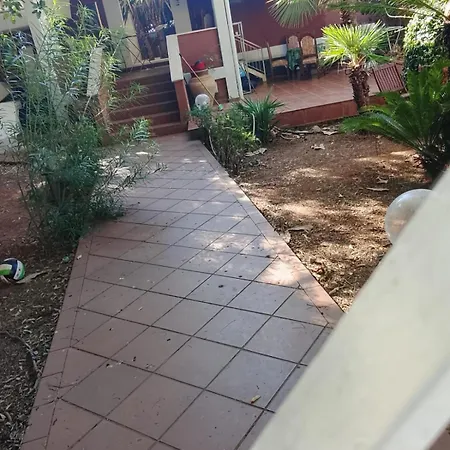 Samuel Garden E